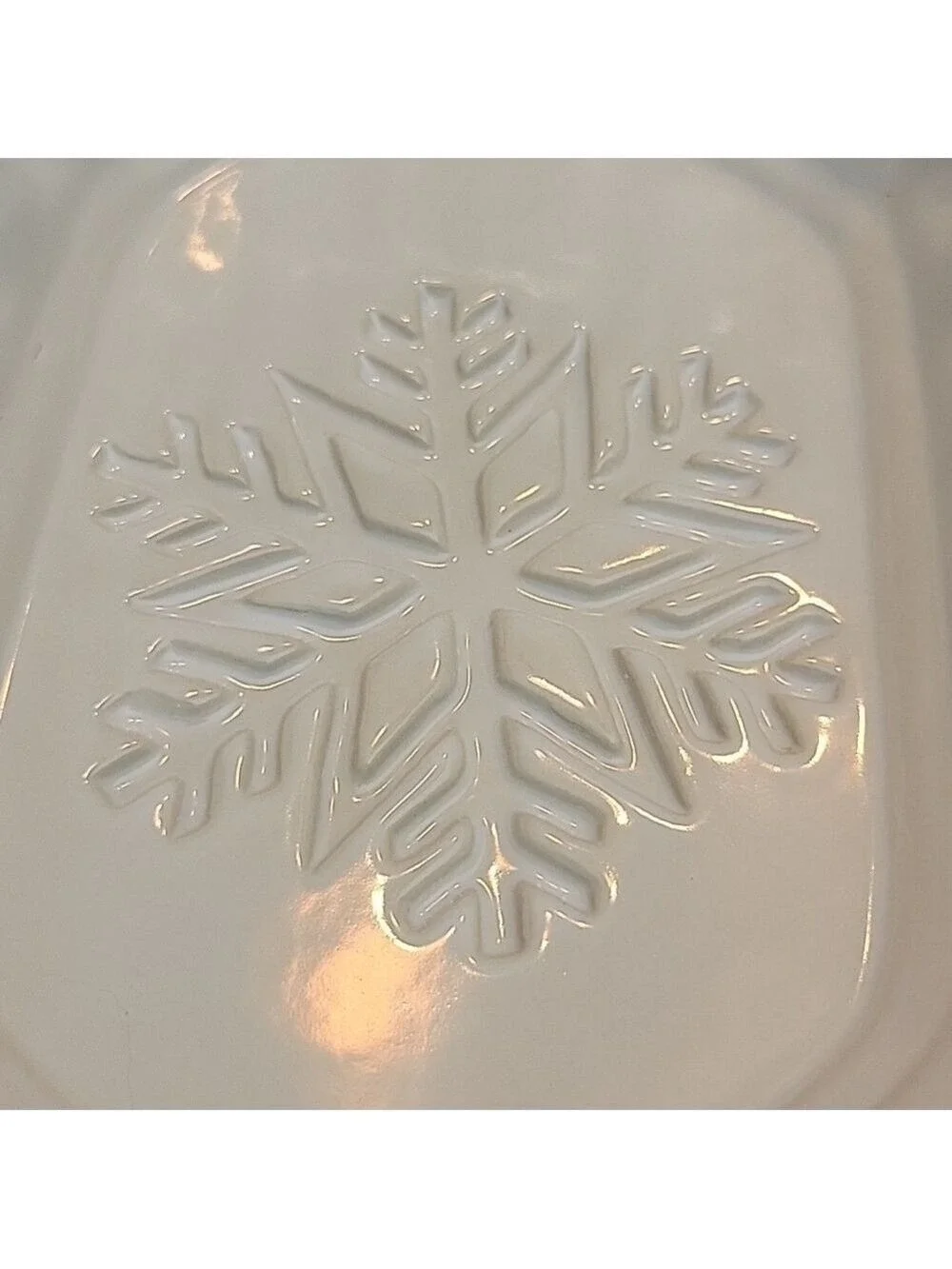 Crate & Barrel Winter Snowflake Ceramic Loaf Cake Pan Molded Gelatin Dish